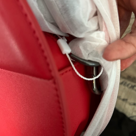 Authentic Telfar Round Circle Bag in Red (Unreleased Color!) - Picture 5 of 8